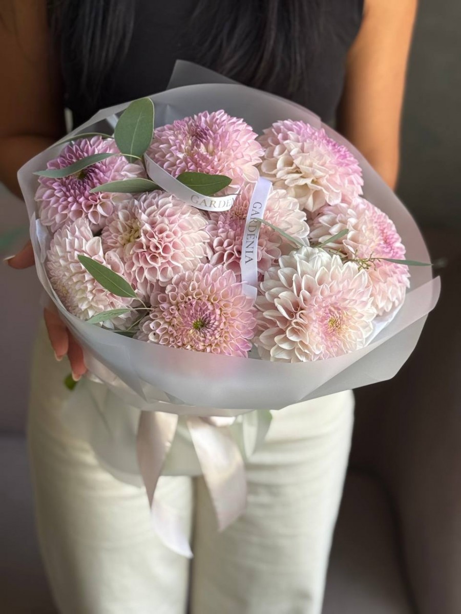 Сезонний з жоржинами